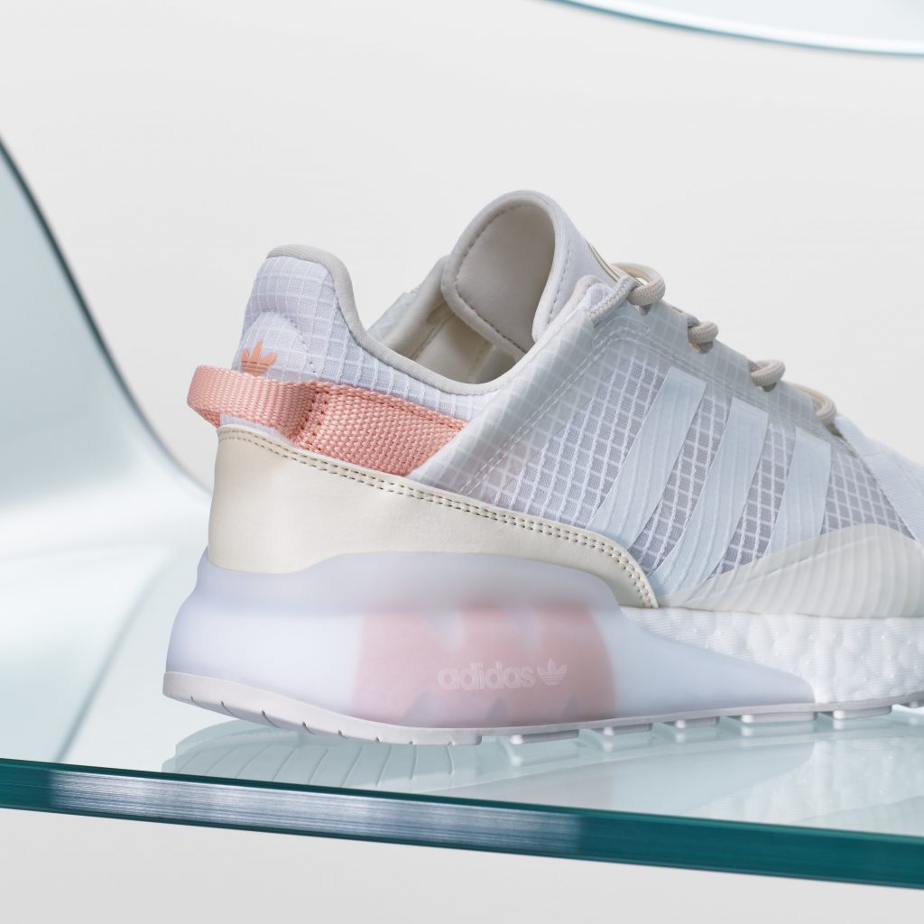 adidasOriginals_SS21_ZX 2K BOOST PURE W_G55514_FEMALE_DETAIL_2-min