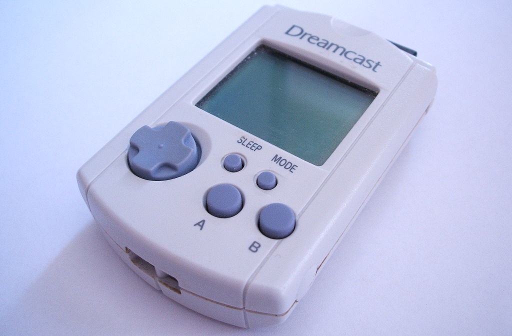 1024px-Dreamcast-VMU