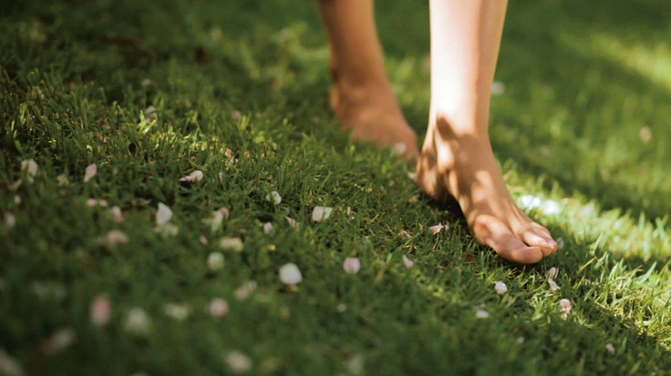 bare-feet-grass